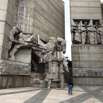 скулптурната фигура на хан Аспарух